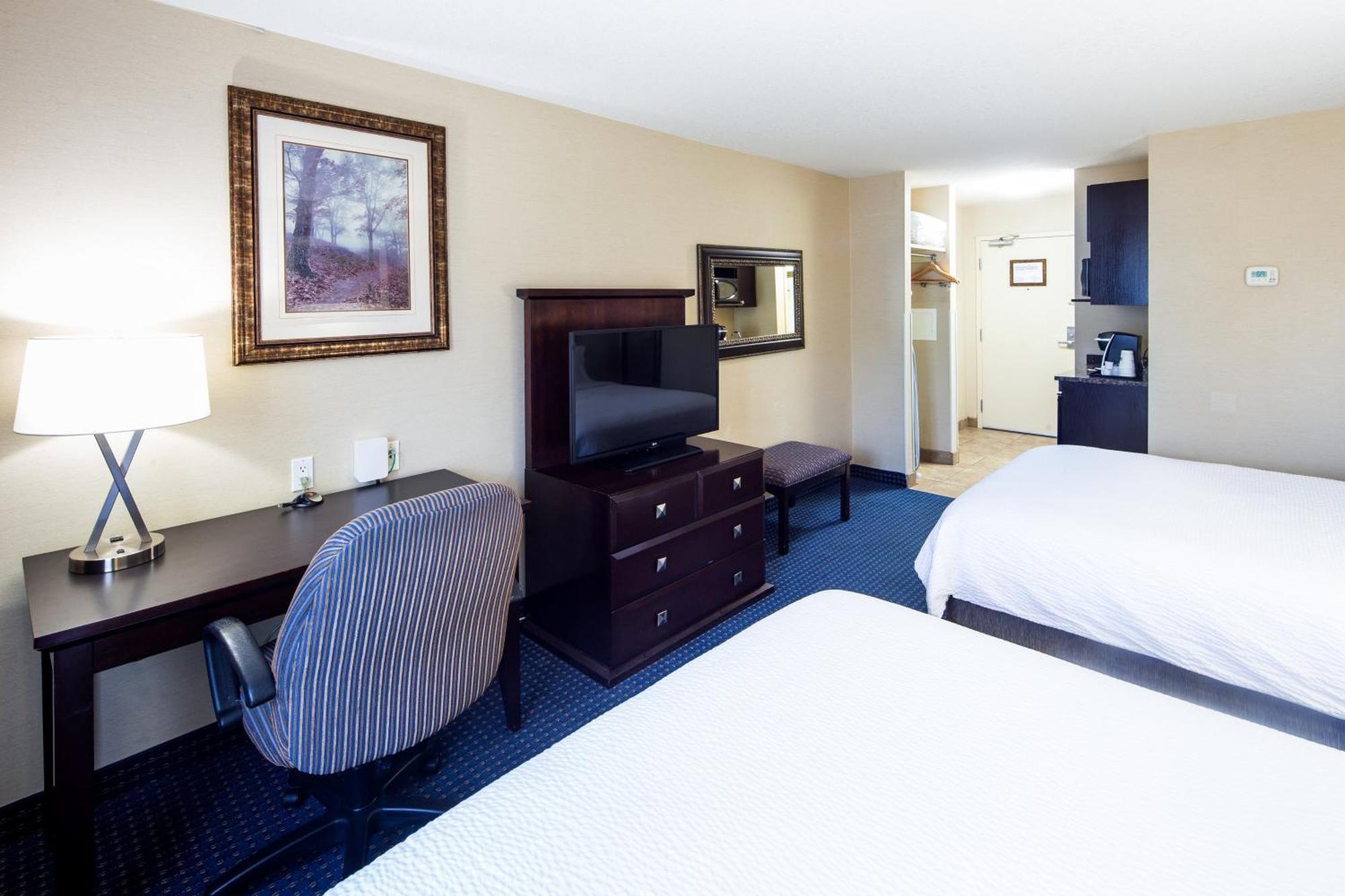 Holiday Inn Express Hotel & Suites Edson By Ihg Exterior photo
