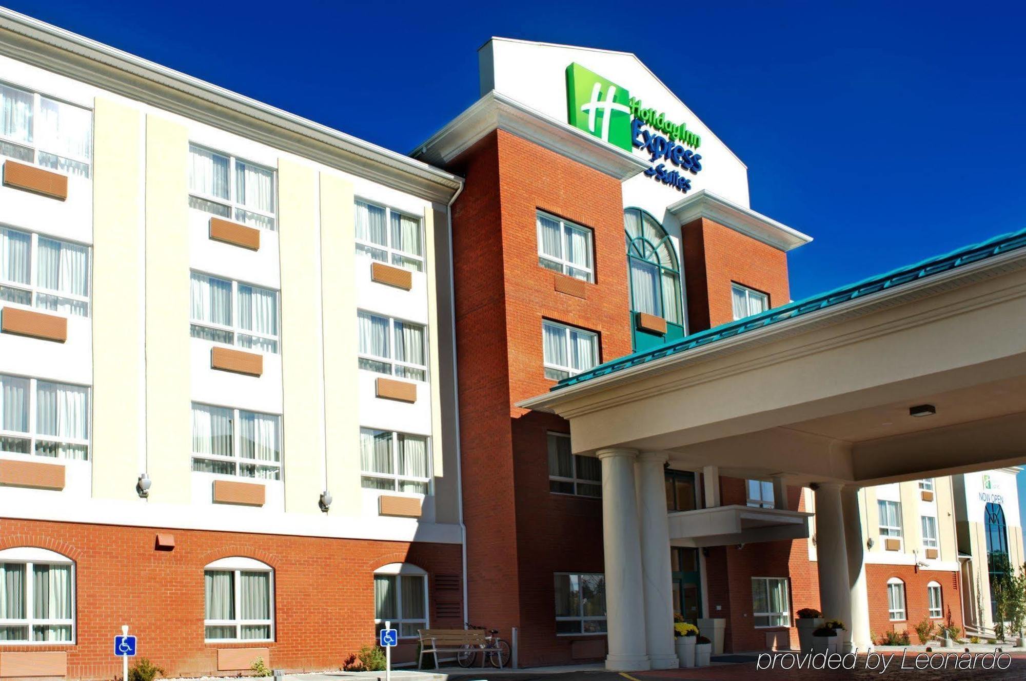 Holiday Inn Express Hotel & Suites Edson By Ihg Exterior photo