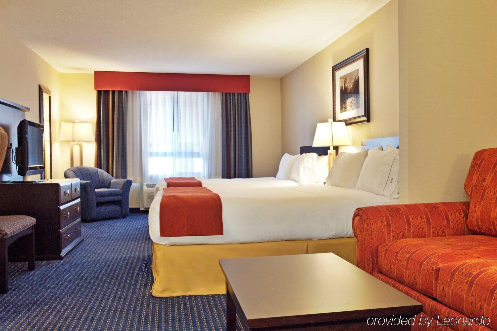 Holiday Inn Express Hotel & Suites Edson By Ihg Exterior photo