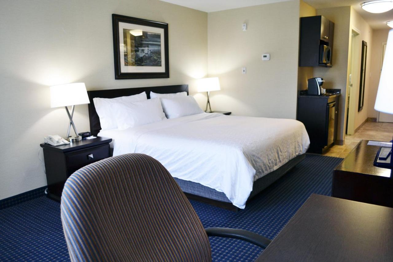 Holiday Inn Express Hotel & Suites Edson By Ihg Exterior photo